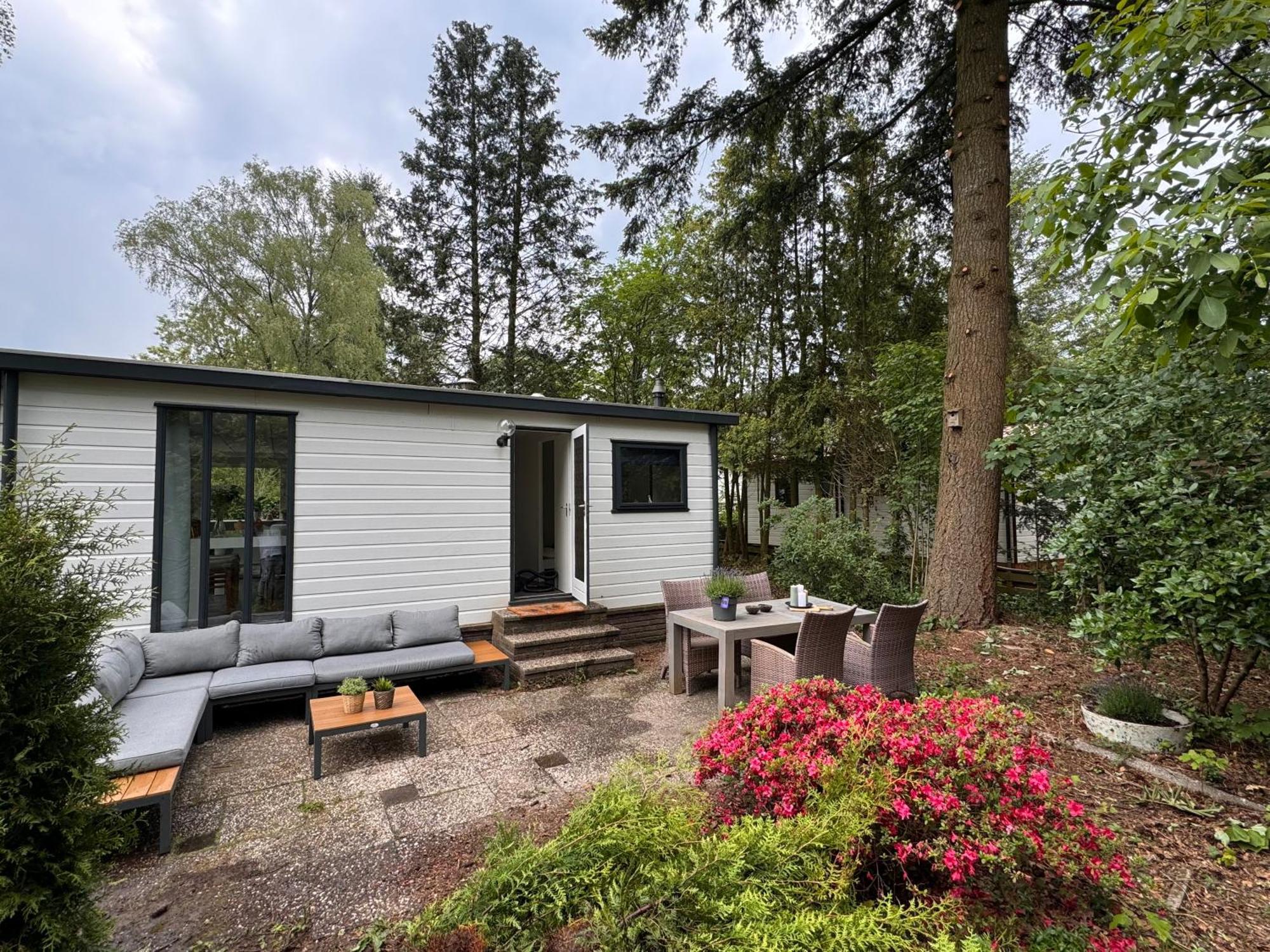 Ruim En Luxe Chalet Privetuin - Park 'De Ijsvogel' Apartment Voorthuizen Luaran gambar